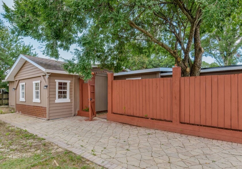 Primary Photo Of 815 Beverly Pky, Pensacola General Retail For Sale