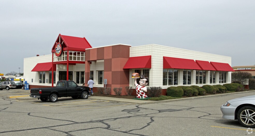 Primary Photo Of 6188 Wilmington Pike, Bellbrook Restaurant For Lease