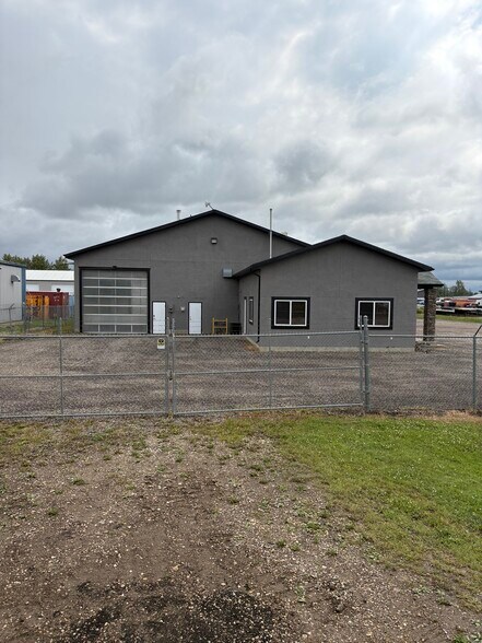More Photos Of 60 Madison Cres, Spruce Grove Service For Lease