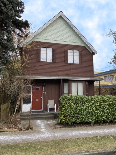 Primary Photo Of 514 Third Av, New Westminster Multifamily For Sale