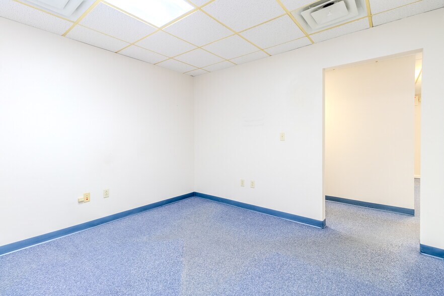 More Photos Of 9173 Lincoln Hwy, Irwin Office For Sale