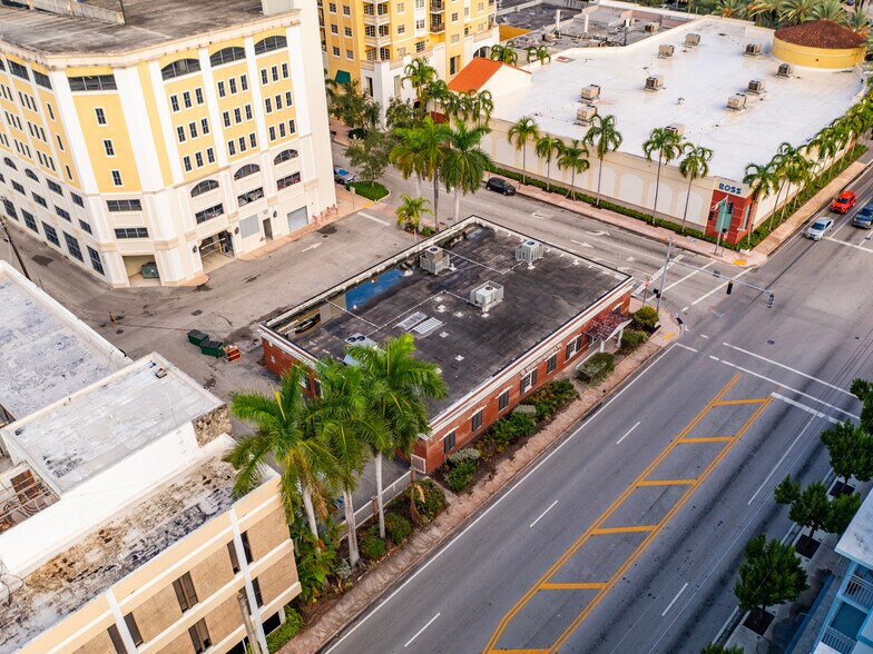 More Photos Of 2500 Douglas Rd, Coral Gables Medical For Lease