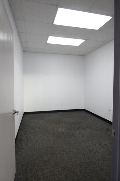 More Photos Of 905 N Harborth Ave, Three Rivers Auto Dealership For Sale