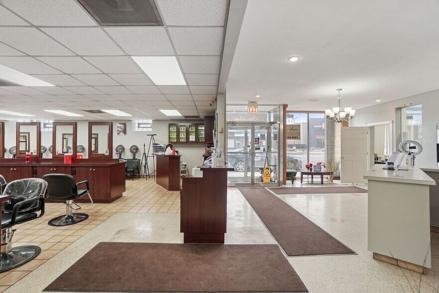 More Photos Of 8057 N Milwaukee Ave, Niles General Retail For Sale