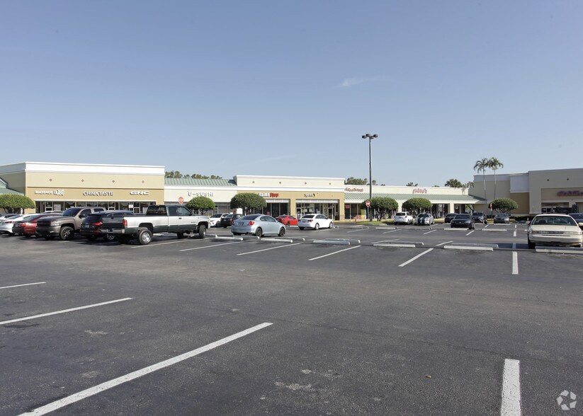 More Photos Of 700 N University Dr, Pembroke Pines General Retail For Lease