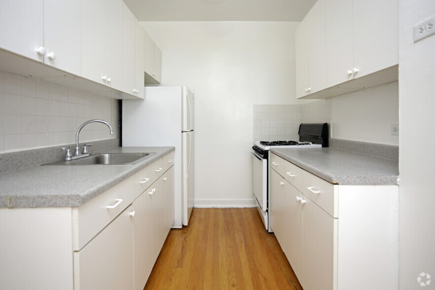 More Photos Of 5200 N Sheridan Rd, Chicago Apartments For Lease