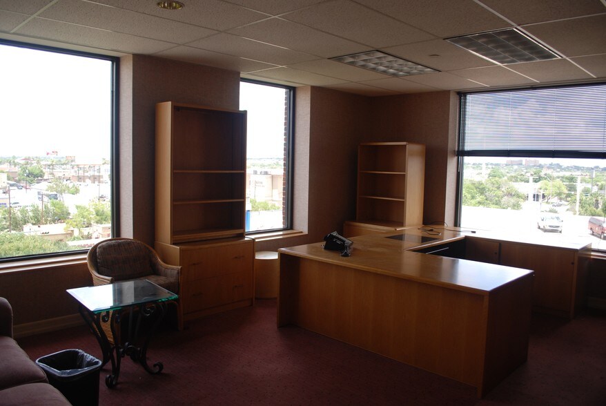 More Photos Of 600 San Bernardo Ave, Laredo Unknown For Lease