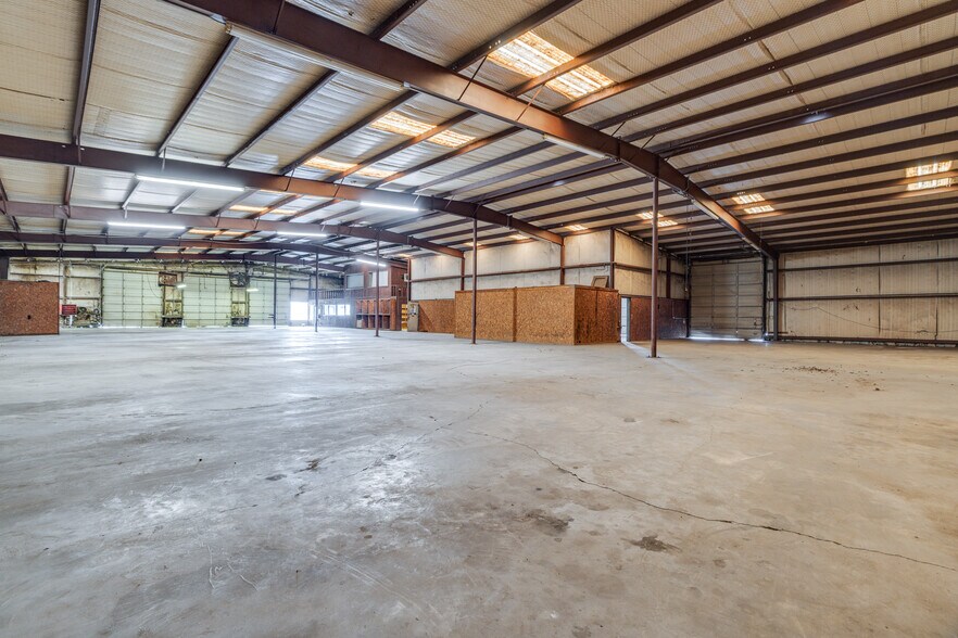 More Photos Of 1137 US-80 Hwy, Monroe Distribution For Sale