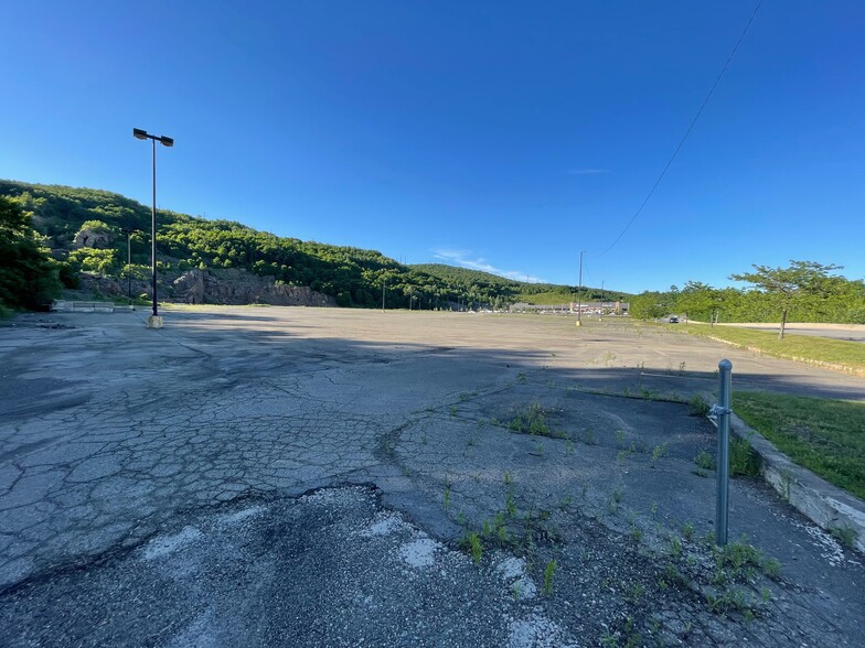 Primary Photo Of Scranton Carbondale Highway, Scranton Land For Lease