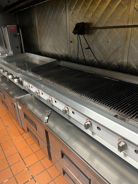 More Photos Of 1101-1103 W 36th St, Baltimore Storefront For Lease