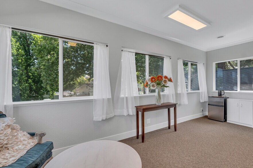 More Photos Of 160 Cherry Ave, Auburn Office Residential For Sale
