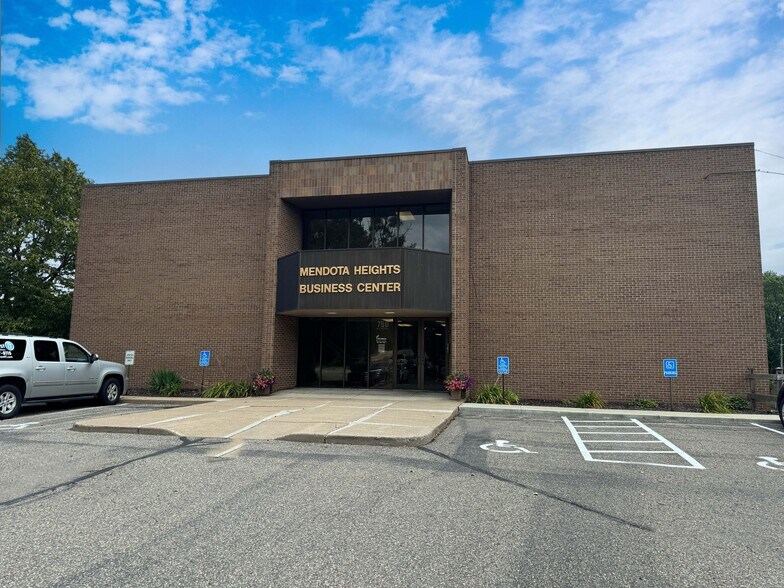 More Photos Of 750 S Plaza Dr, Saint Paul Office For Sale