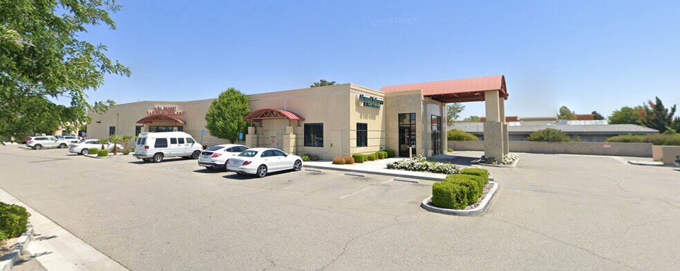 More Photos Of 1753 W Avenue J, Lancaster Medical For Lease