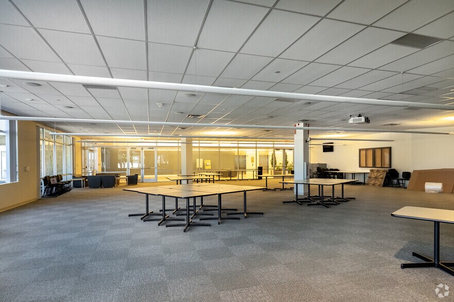 More Photos Of 4616 S US Highway 75, Denison Medical For Lease