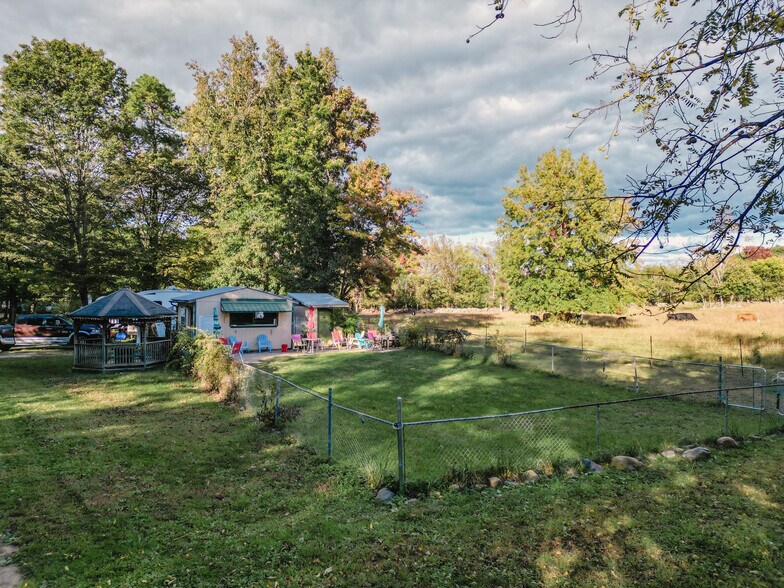 More Photos Of 78 Pebble Mountain Cir, Chuckey Trailer Camper Park For Sale