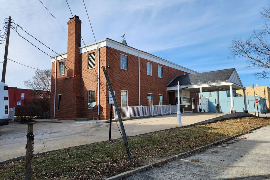 More Photos Of 3 E Wea St, Paola Office For Sale
