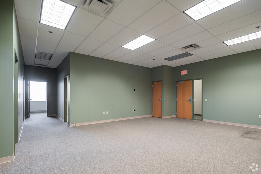 More Photos Of 16721-16765 Main St, Wildwood General Retail For Sale