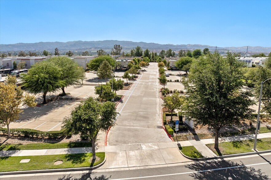More Photos Of 27871 Smyth Dr, Santa Clarita Medical For Sale