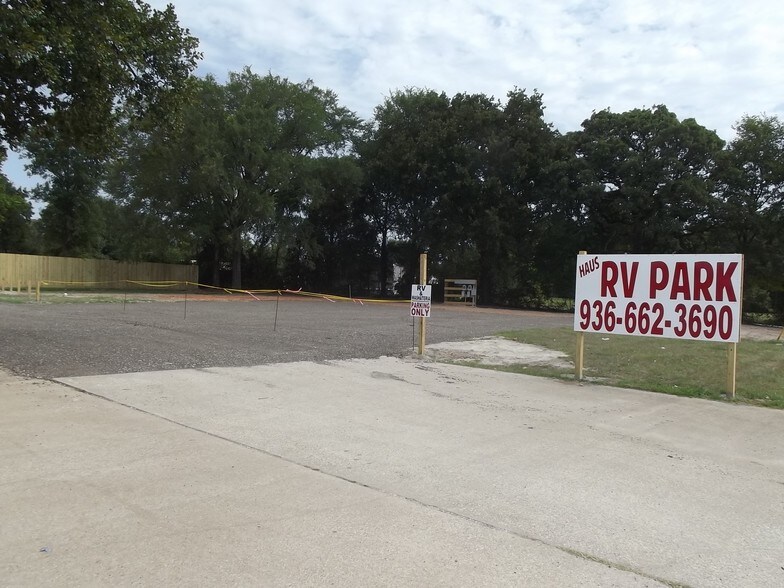 More Photos Of 3685 Highway 19, Huntsville Storefront Retail Residential For Sale