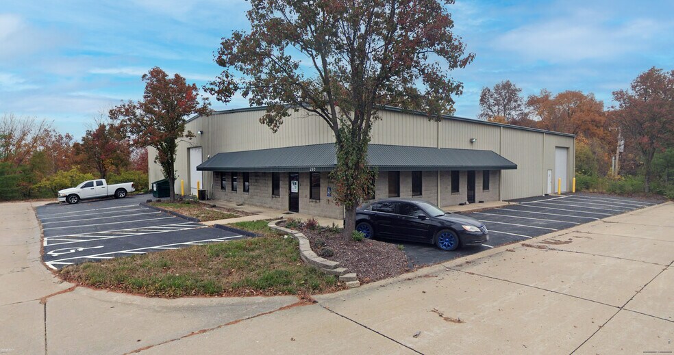 Primary Photo Of 205 Avalon Industrial Ave, Wentzville Warehouse For Lease