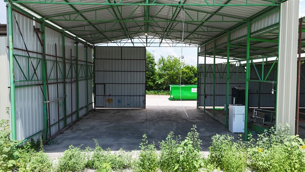 More Photos Of 601, 867, & 906 Talco Rd, Lancaster Land For Lease