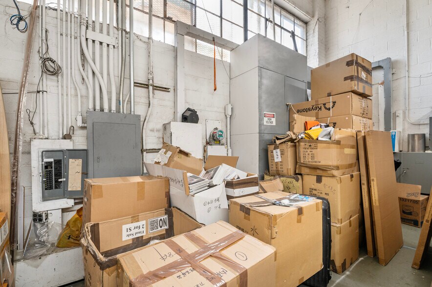 More Photos Of 59-48 55th St, Maspeth Manufacturing For Sale