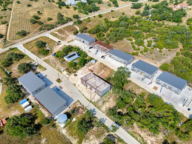 More Photos Of 10020 Darden Hill Rd, Austin Light Distribution For Lease