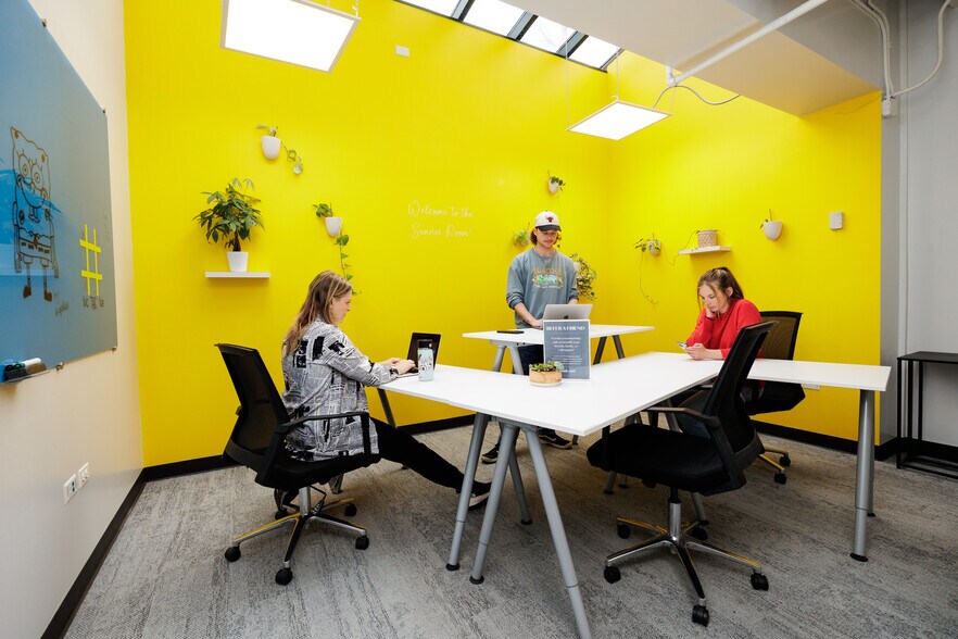 More Photos Of 1495 Canyon Blvd, Boulder Coworking Space