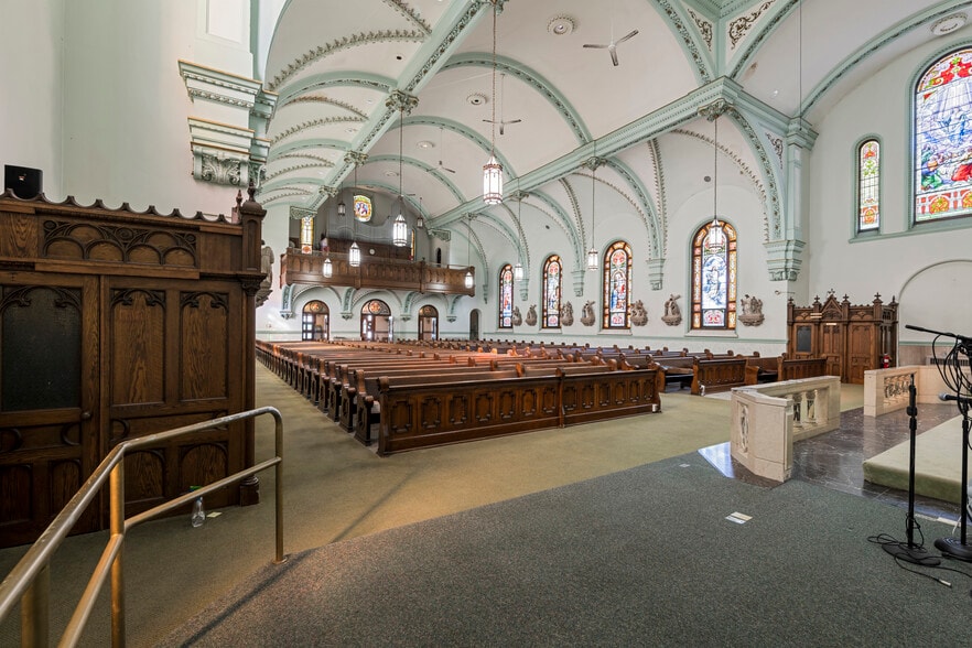 More Photos Of 21 State St, Oil City Specialty For Sale