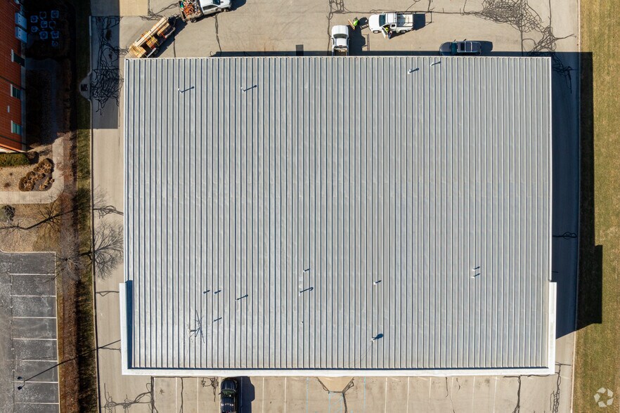 More Photos Of 9150 Harrison Park Ct, Indianapolis Light Distribution For Lease