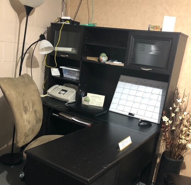 More Photos Of 314 4th St, Riverdale Hotel For Sale