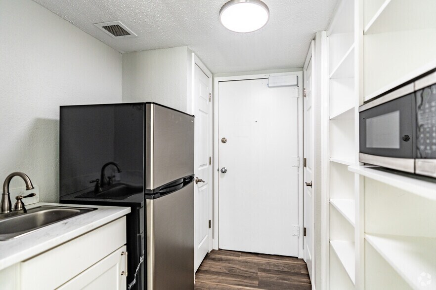 More Photos Of 1710 Magnolia Blvd, Nashville Assisted Living For Sale