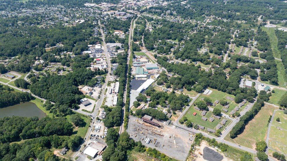 More Photos Of 5 Haynie St, Newnan Warehouse For Lease
