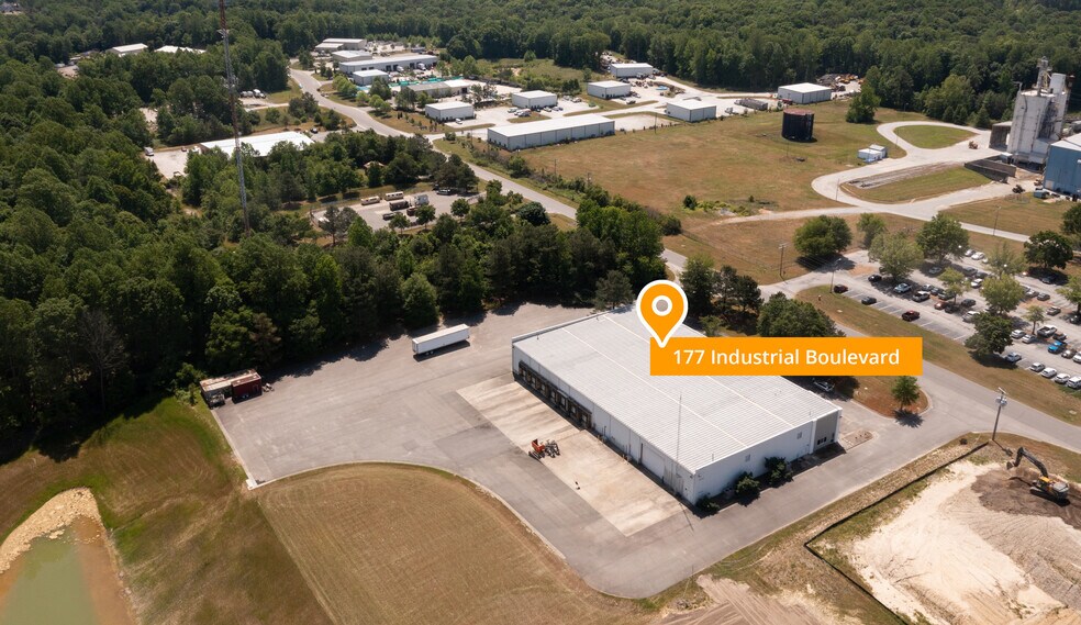 More Photos Of 177 Industrial Blvd, Toano Distribution For Lease