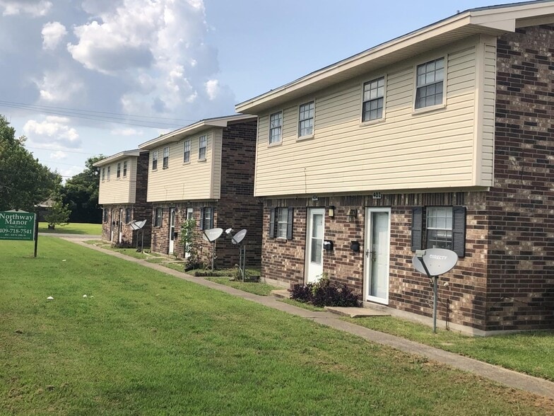 More Photos Of 402-418 N 10th St, Nederland Apartments For Sale