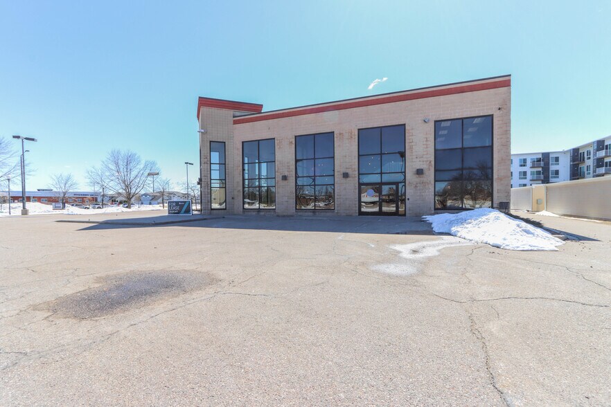 More Photos Of 1740 Park Ave, Plover Storefront Retail Office For Lease