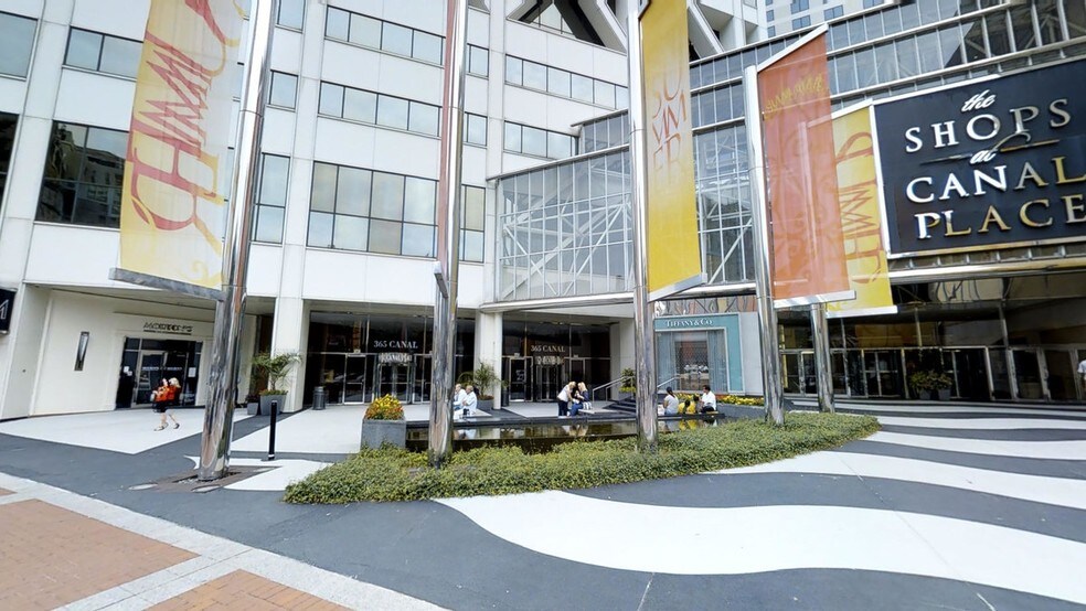 More Photos Of 365 Canal St, New Orleans Office For Lease