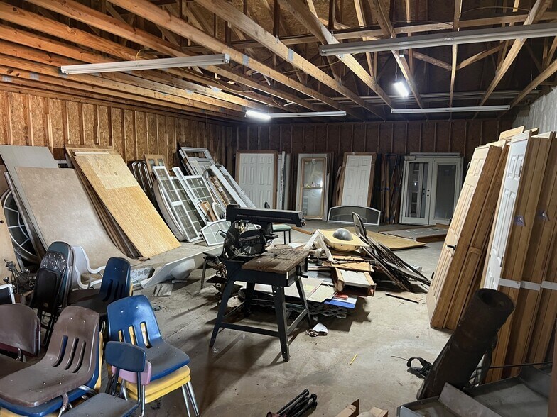 More Photos Of 8 Mashburn St, Hawkinsville Showroom For Sale