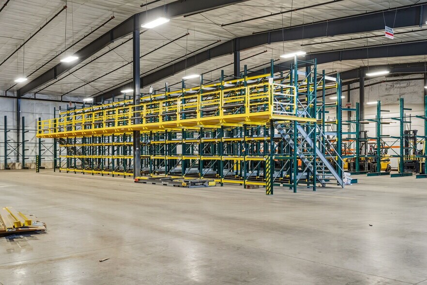 More Photos Of 3370 Drennan Industrial Loop S, Colorado Springs Flex For Lease