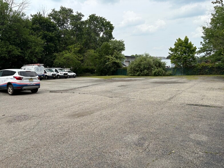 More Photos Of 25 Ross St, Wharton Warehouse For Lease