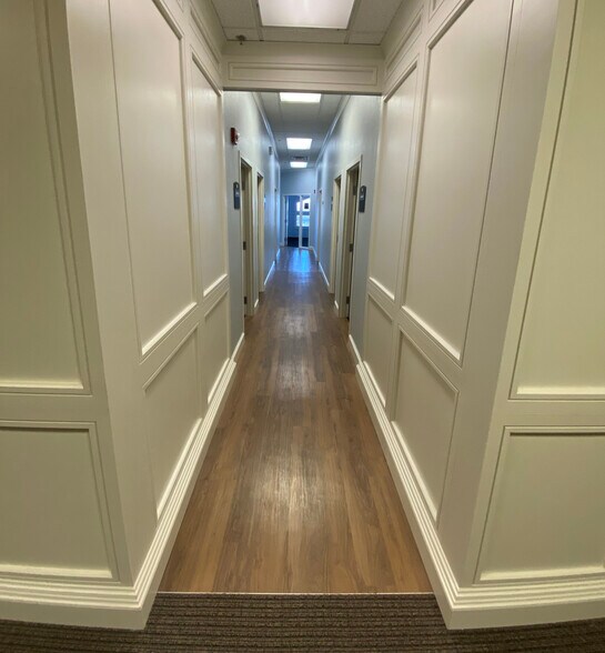 More Photos Of 3700 W Robinson St, Norman Coworking Space