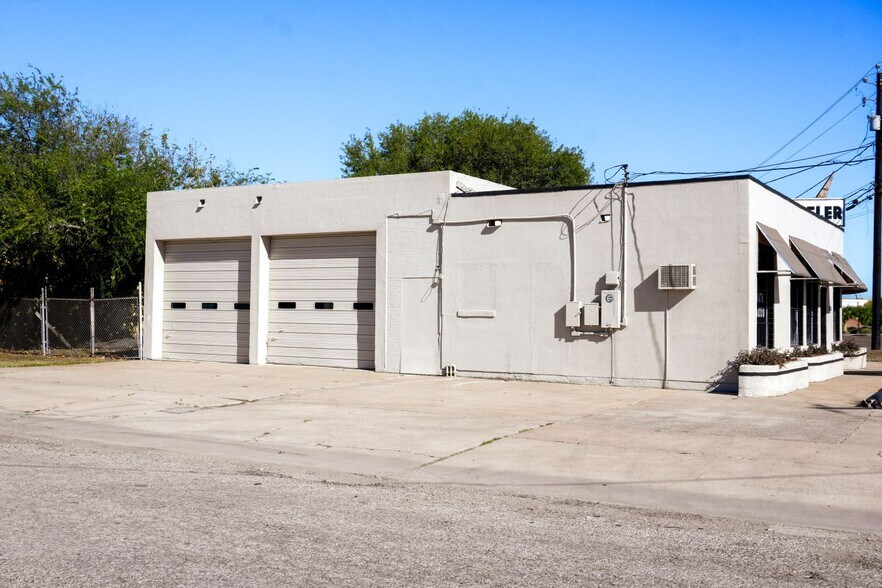 More Photos Of 1531 S Port Ave, Corpus Christi Office For Sale