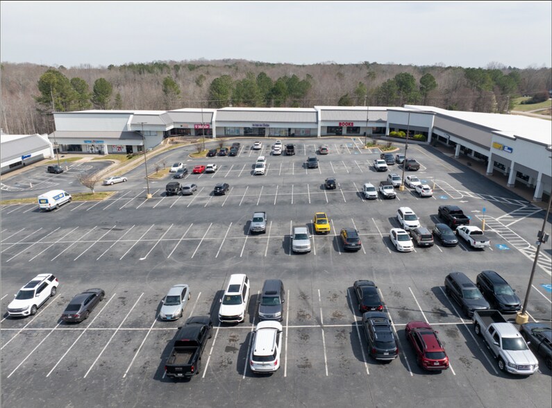 More Photos Of 110-480 Banks Crossing Dr, Commerce Unknown For Lease