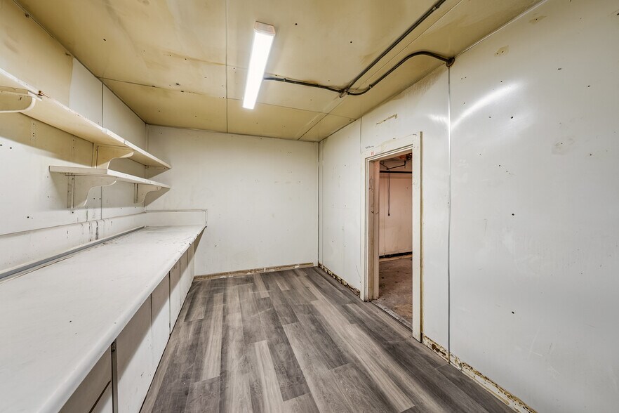 More Photos Of 727 Welch St, Medford Industrial For Sale