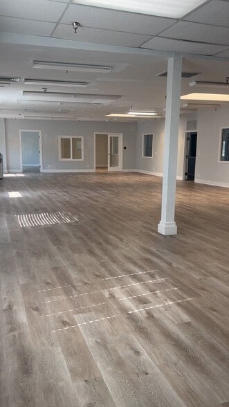 Primary Photo Of 9414-9488 Union Sq, Sandy Unknown For Lease