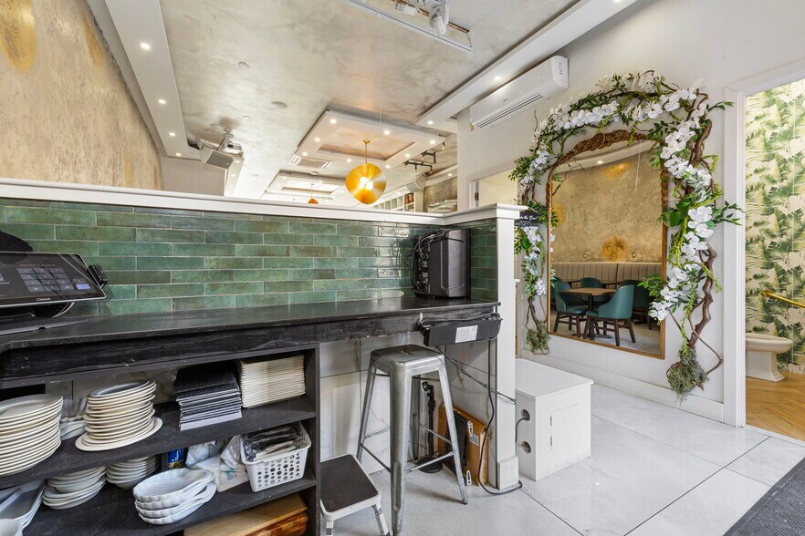 More Photos Of 1041 Flushing Ave, Brooklyn Restaurant For Sale