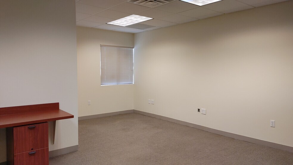 More Photos Of 2237 N Commerce Pky, Weston Office For Lease