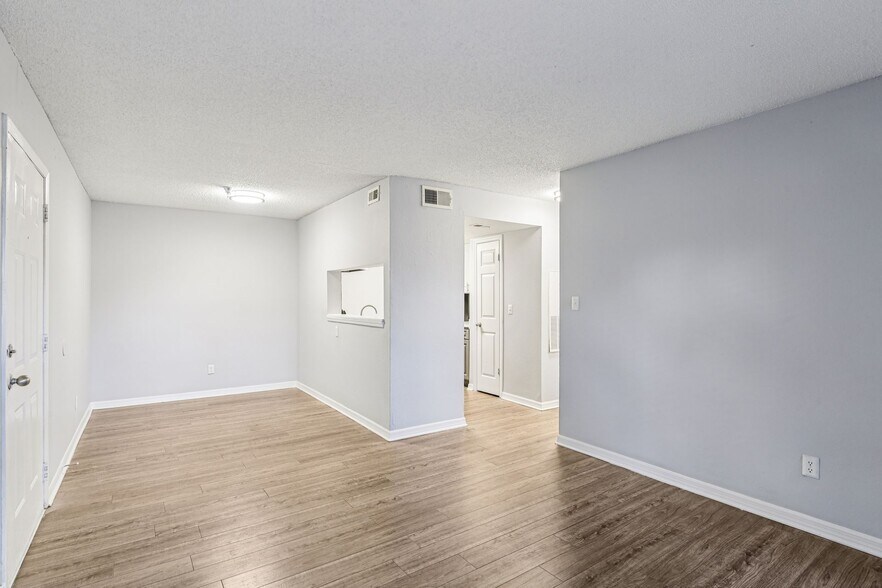 More Photos Of 4610 N Armenia Ave, Tampa Apartments For Sale