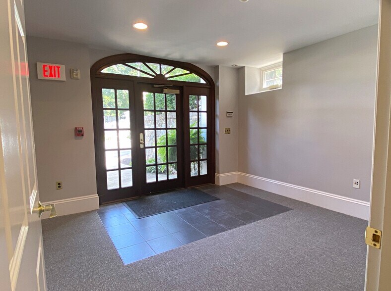 Primary Photo Of 629 Main St, Woburn Office For Lease