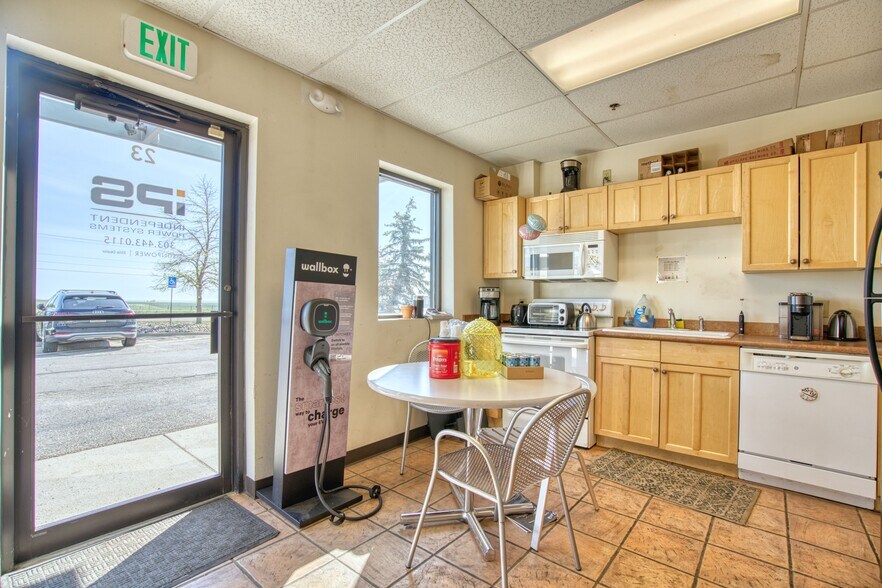 More Photos Of 1501 Lee Hill Dr, Boulder Showroom For Lease